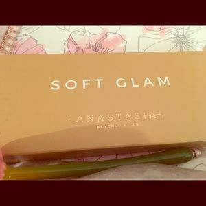 Makeup palette ~ Anastasia